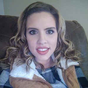 Meet your Posher, Karissa